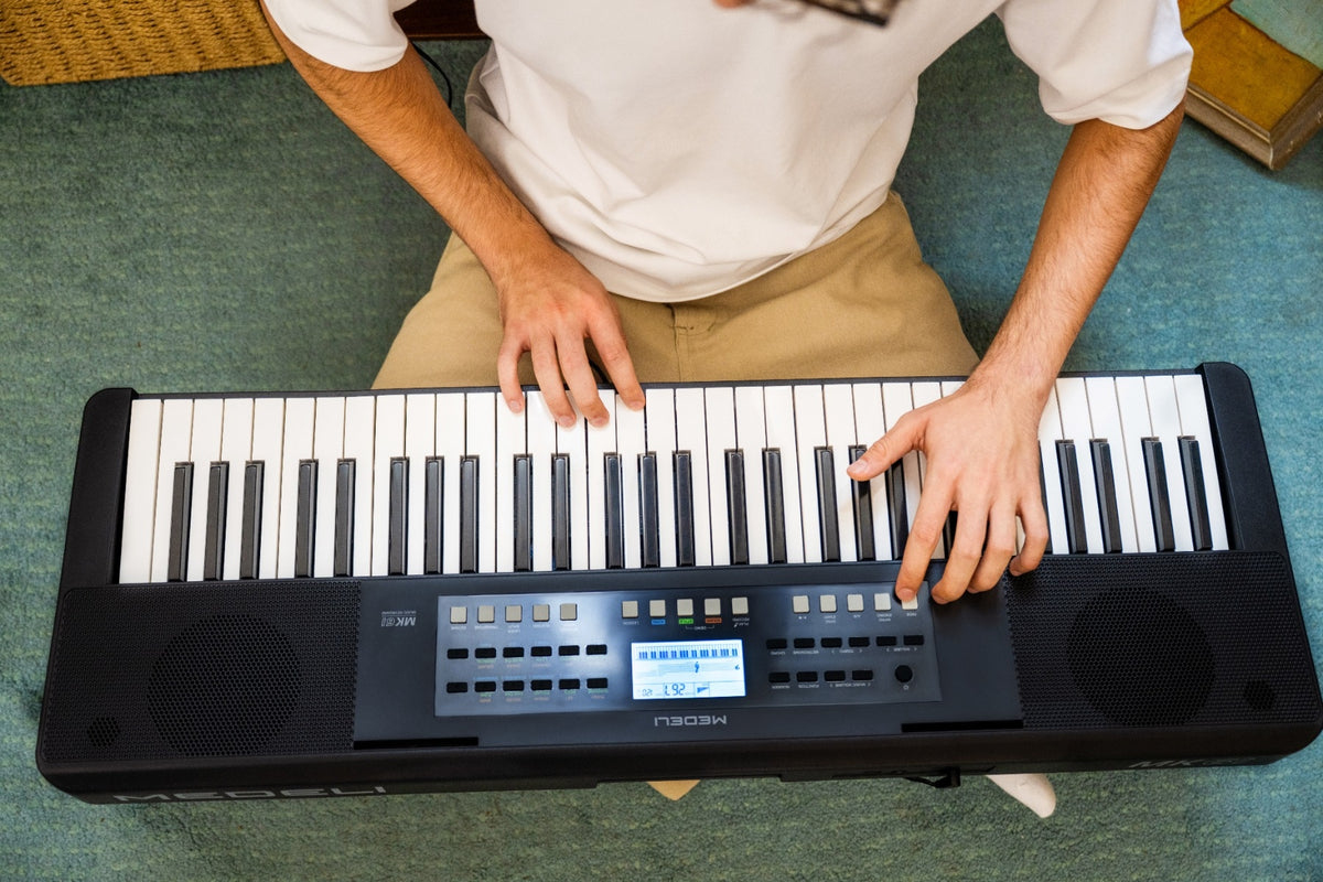 Medeli NEBULA Series Keyboard. 61 Key. Black