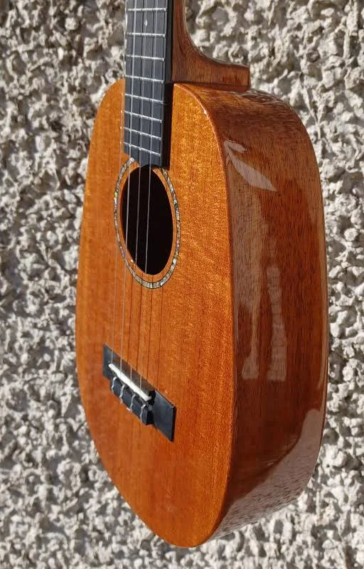 UMA UL-20STP Pineapple Solid MH Tenor - Natural
