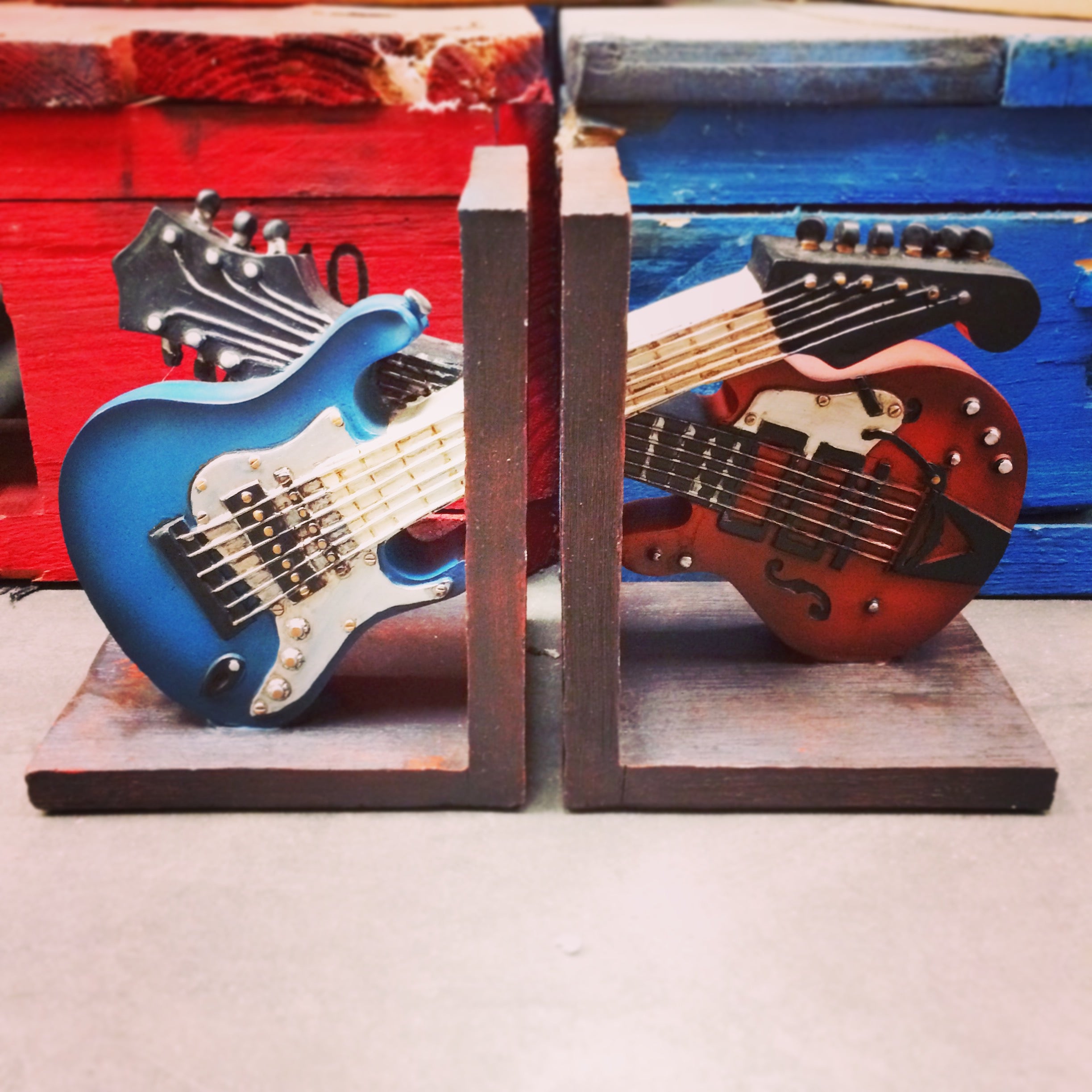 Guitar Shelf Tidy Pair